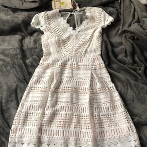 NWT Ivory Chelsea & Violet Dress Size Small